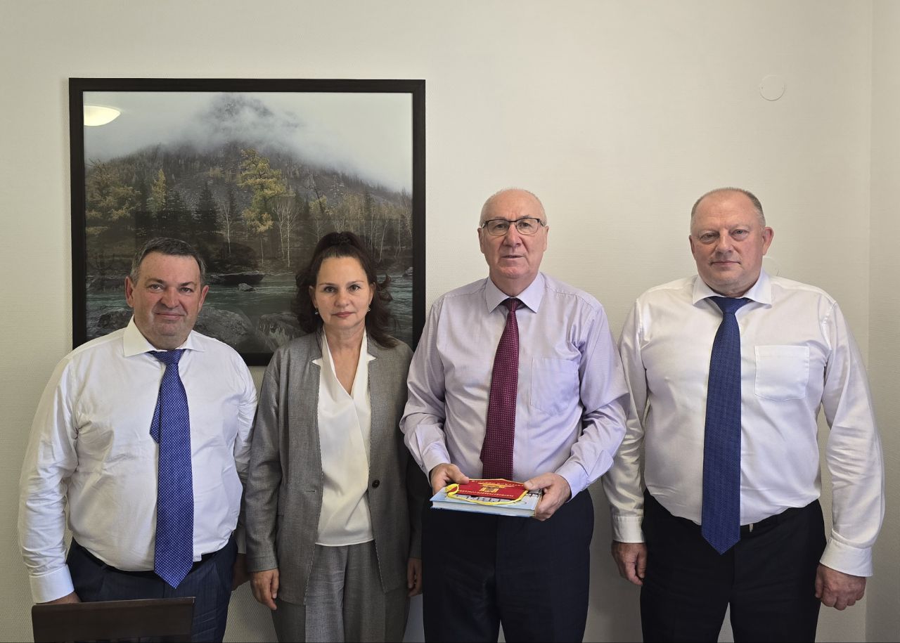 -5377759419707815370_121.jpg -5377759419707815370_121.jpg